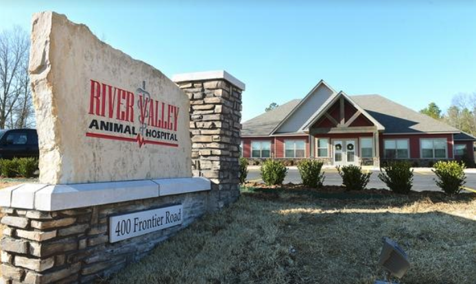 Barling, AR Veterinarian - River Valley Animal Hospital and Emergency  Services